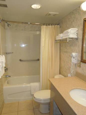 Imagen de la habitación del Hotel Breakers Resort Inn. Foto 4