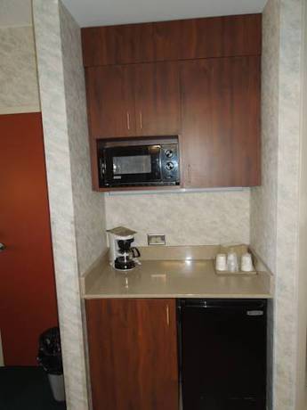 Imagen de la habitación del Hotel Breakers Resort Inn. Foto 12