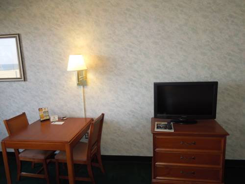 Imagen de la habitación del Hotel Breakers Resort Inn. Foto 13