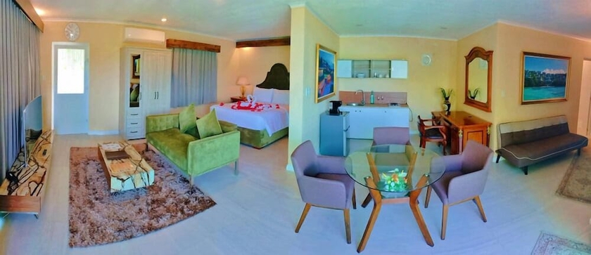Imagen de la habitación del Hotel Breakfast At Monaco. Foto 6