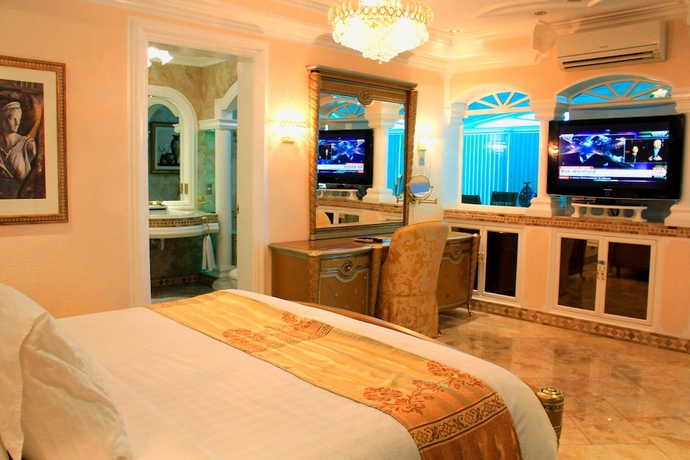 Imagen de la habitación del Hotel Breakfast At Monaco. Foto 9