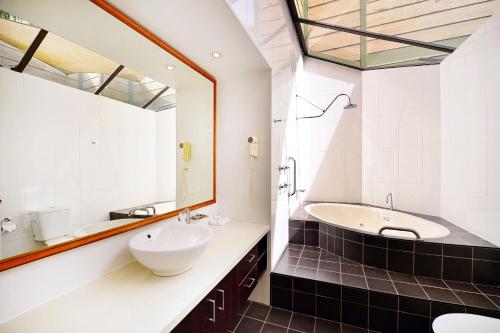 Imagen de la habitación del Hotel Breakfree Aanuka Beach Resort. Foto 5