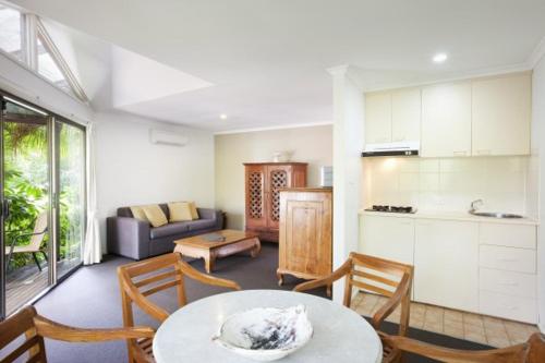 Imagen de la habitación del Hotel Breakfree Aanuka Beach Resort. Foto 8