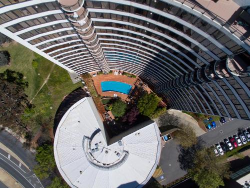 Imagen general del Hotel Breakfree Capital Tower. Foto 2