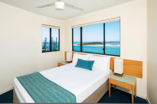 Imagen de la habitación del Hotel Breakfree Grand Pacific Resort. Foto 8