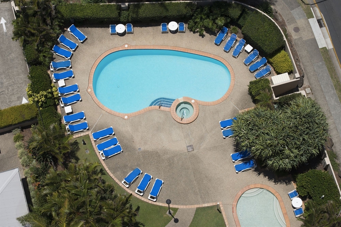 Imagen de la piscina del Hotel Breakfree Longbeach. Foto 15