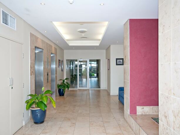 Imagen de los interiores del Hotel Breakwater Apartment, Unit 104/2 Messines Street. Foto 15