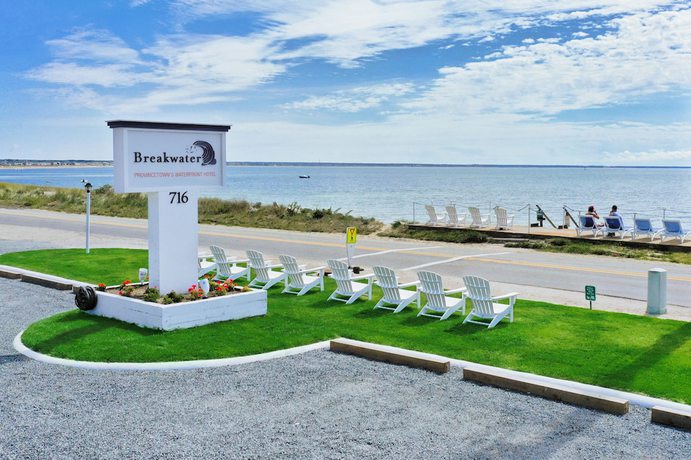 Imagen de los exteriores del Hotel Breakwater, Provincetown. Foto 18