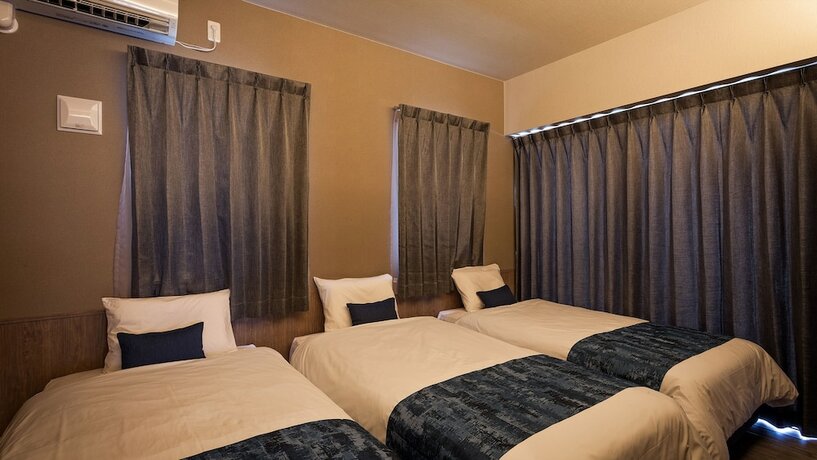 Imagen de la habitación del Hotel Breaky. Foto 19
