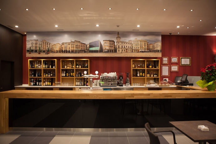 Imagen del bar/restaurante del Hotel Brea's. Foto 5