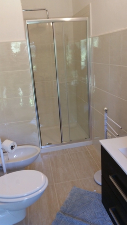 Imagen de la habitación del Hotel Bredina. Foto 5