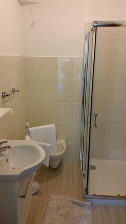 Imagen de la habitación del Hotel Bredina. Foto 12