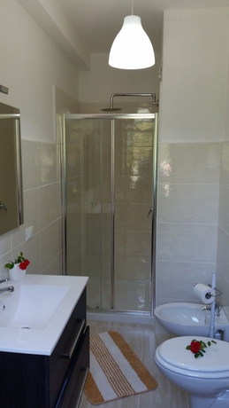 Imagen de la habitación del Hotel Bredina. Foto 15