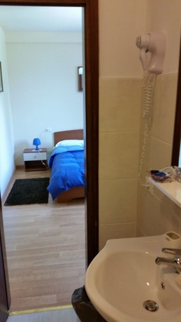 Imagen de la habitación del Hotel Bredina. Foto 16