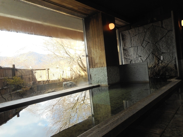 Imagen de la piscina del Hotel Breezbay Lake Resort Kawaguchiko. Foto 14