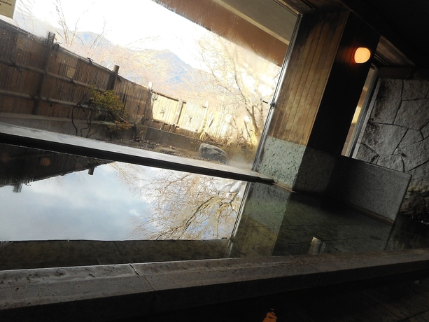 Imagen de la piscina del Hotel Breezbay Lake Resort Kawaguchiko. Foto 18