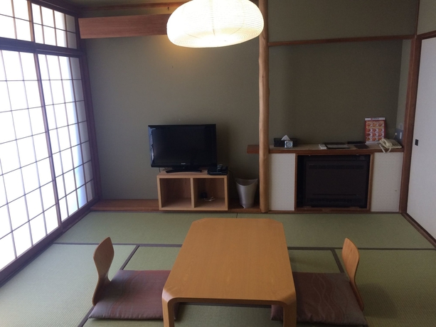 Imagen de la habitación del Hotel Breezbay Seaside Resort Atami. Foto 9