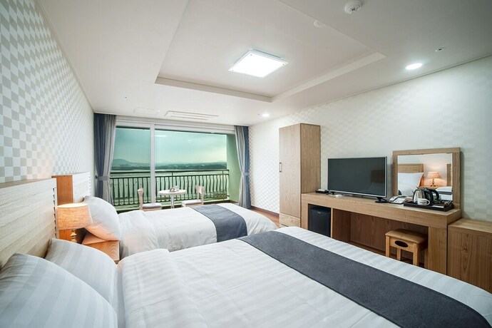Imagen de la habitación del Hotel Breeze Bay. Foto 18