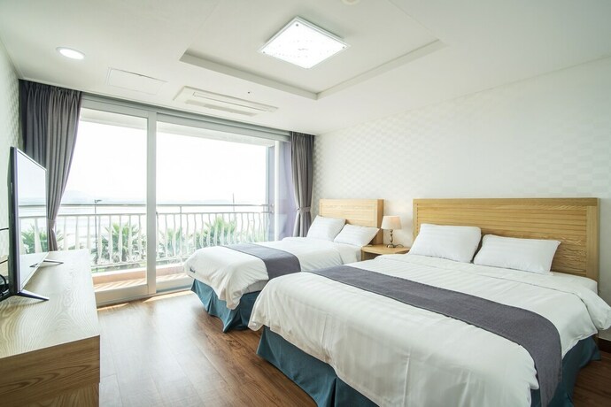 Imagen de la habitación del Hotel Breeze Bay. Foto 29