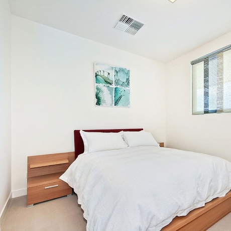 Imagen de la habitación del Hotel Breeze Beachfront Apartments. Foto 4