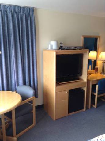 Imagen de la habitación del Hotel Breeze Inn. Foto 7