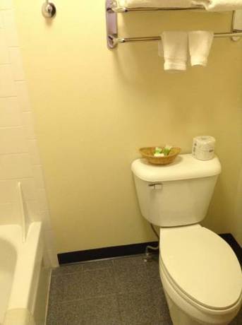 Imagen de la habitación del Hotel Breeze Inn. Foto 8