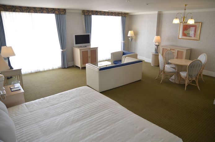 Imagen de la habitación del Hotel Breezebay Marina. Foto 4