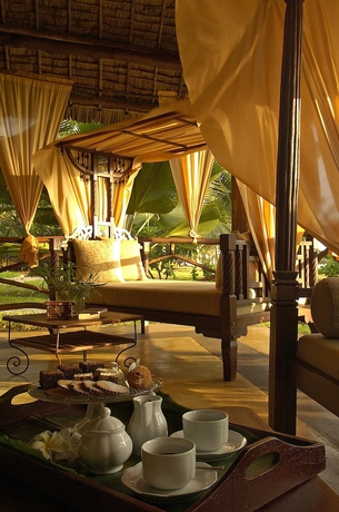 Imagen de los interiores del Hotel Breezes Beach Club and Spa – Half Board. Foto 15