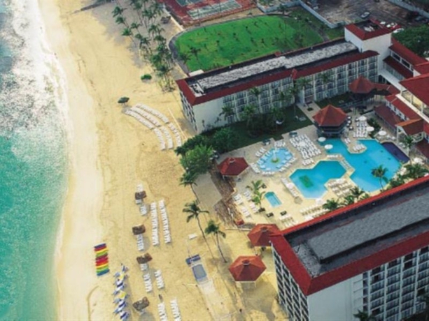 Imagen general del Hotel Breezes Resort Bahamas All Inclusive. Foto 5