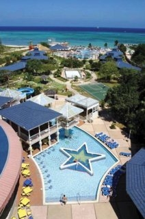 Imagen de la piscina del Hotel Breezes Resort & Spa Trelawny All Inclusive. Foto 5