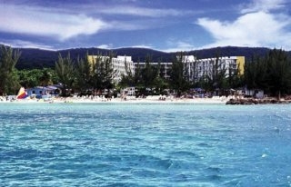 Imagen de los exteriores del Hotel Breezes Resort & Spa Trelawny All Inclusive. Foto 4