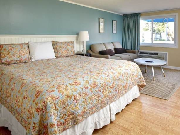 Imagen de la habitación del Hotel Breezeway Resort. Foto 6