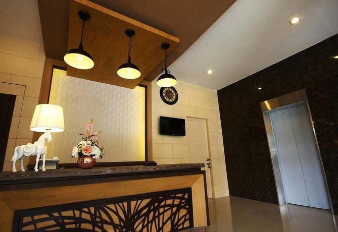 Imagen de los interiores del Hotel Breezotel. Foto 16