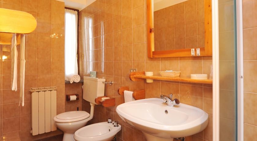 Imagen de la habitación del Hotel Breithorn. Foto 4