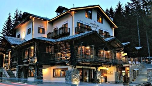 Imagen general del Hotel Breithorn. Foto 12