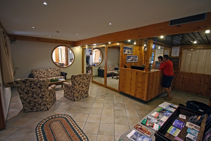 Imagen de los interiores del Hotel Breithorn Lodge. Foto 17