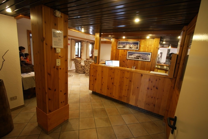 Imagen de los interiores del Hotel Breithorn Lodge. Foto 18