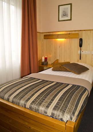 Imagen de la habitación del Hotel Breitner. Foto 15