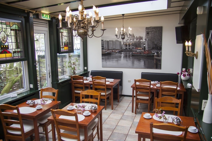 Imagen del bar/restaurante del Hotel Breitner. Foto 2