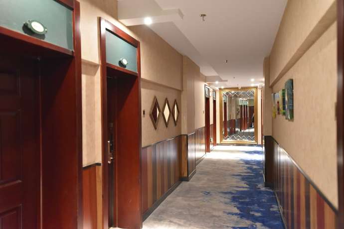 Imagen de los interiores del Hotel Bremen Central Avenue. Foto 13