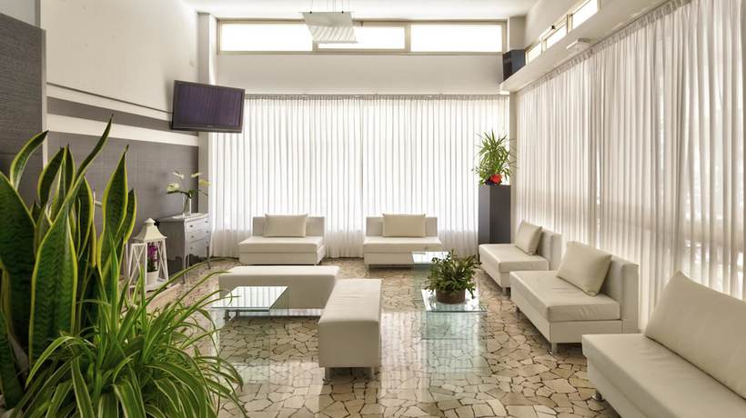 Imagen de los interiores del Hotel Bremen. Foto 19