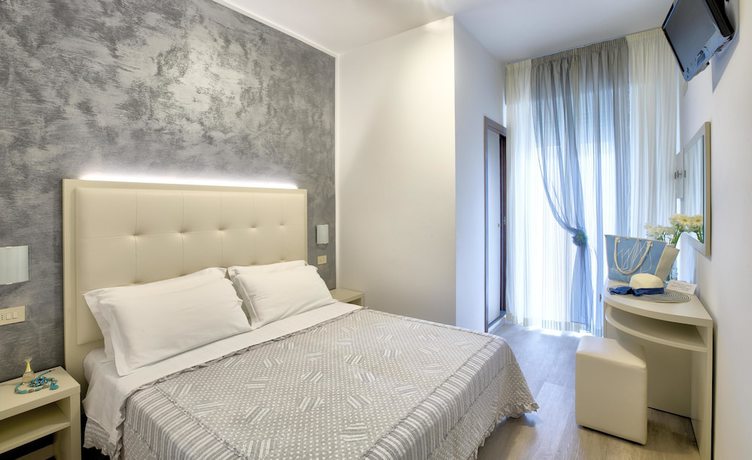 Imagen de la habitación del Hotel Bremen. Foto 4