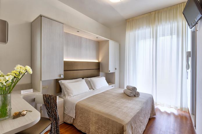 Imagen de la habitación del Hotel Bremen. Foto 12