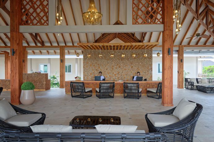 Imagen de los interiores del Hotel Brennia Kottefaru. Foto 19