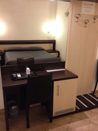 Imagen de la habitación del Hotel Brenta Milano. Foto 13