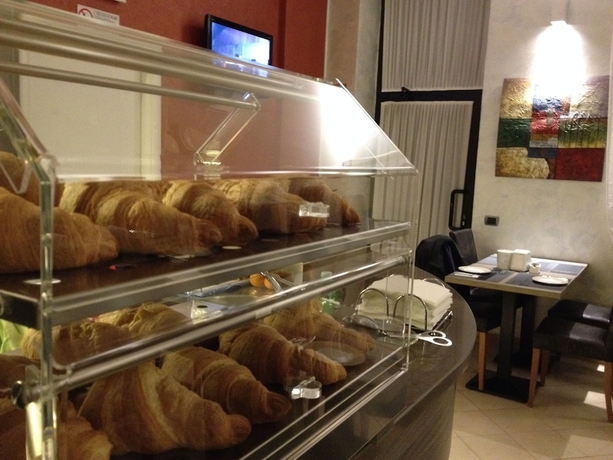 Imagen del bar/restaurante del Hotel Brenta Milano. Foto 5