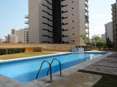 Imagen de la piscina del Hotel Brental Cala Alta. Foto 7
