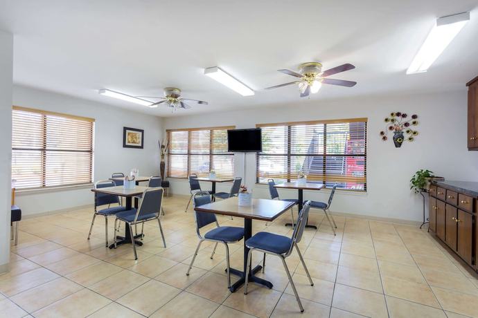 Imagen del bar/restaurante del Hotel Brentwood Inn & Suites de Glen Allen. Foto 3