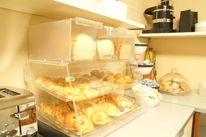 Imagen del bar/restaurante del Hotel Brentwood Inn and Garden. Foto 5