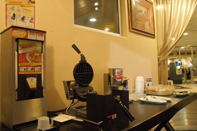 Imagen de los interiores del Hotel Brentwood Inn and Garden. Foto 11